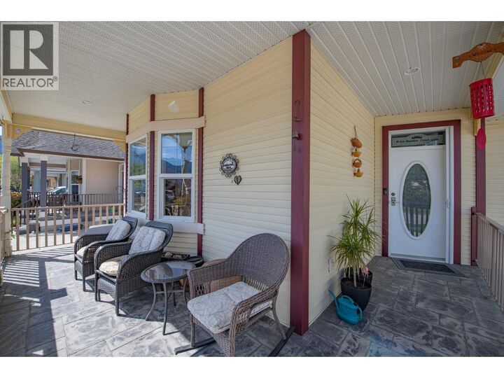 Property Photo:  2339 Patterson Avenue 20  BC V0E 1B1 