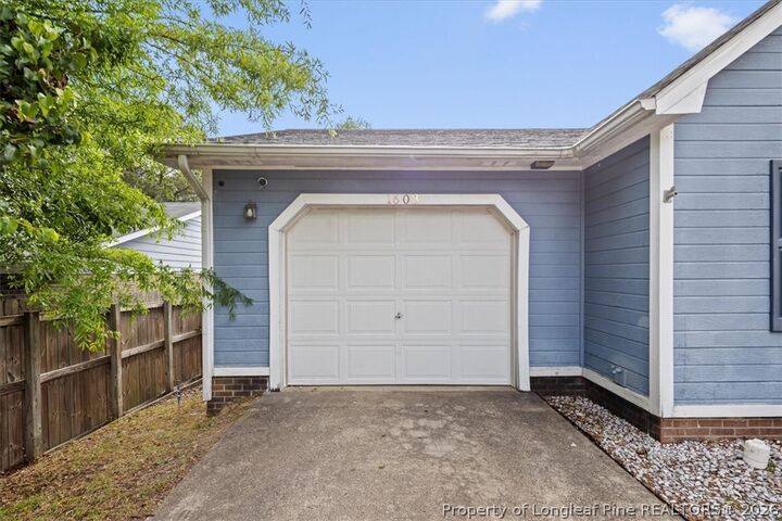 Property Photo:  1603 Winnabow Drive  NC 28304 