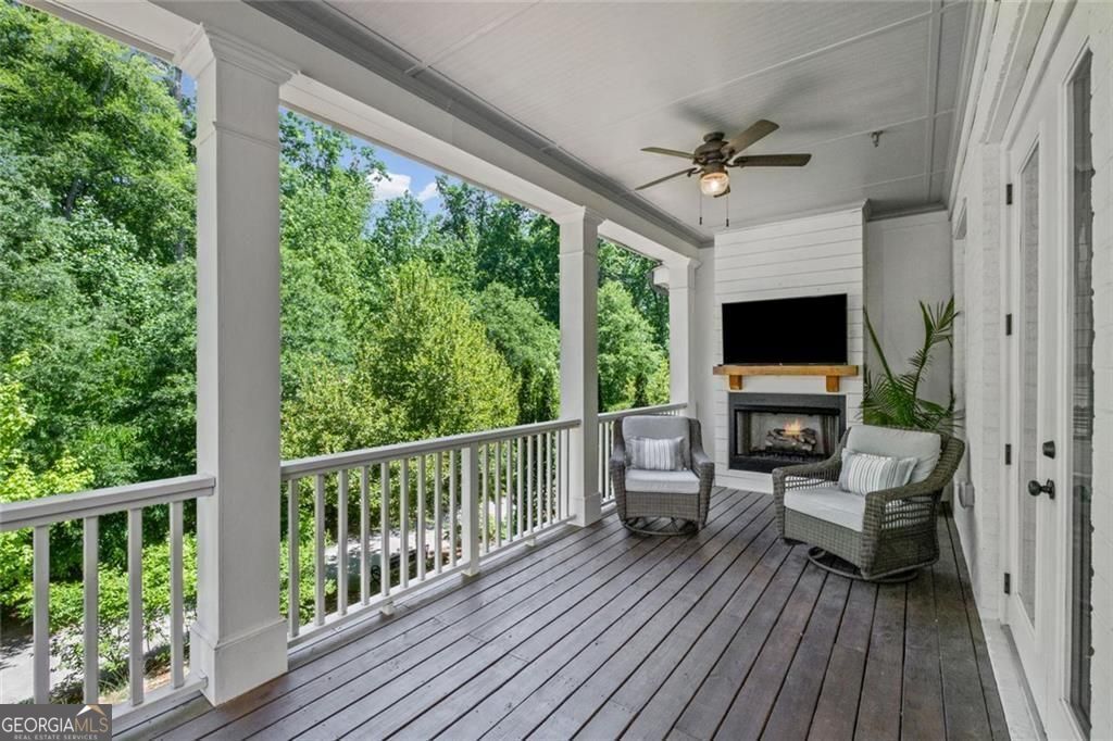 Property Photo: 340 Banbury Crossing GA 30009