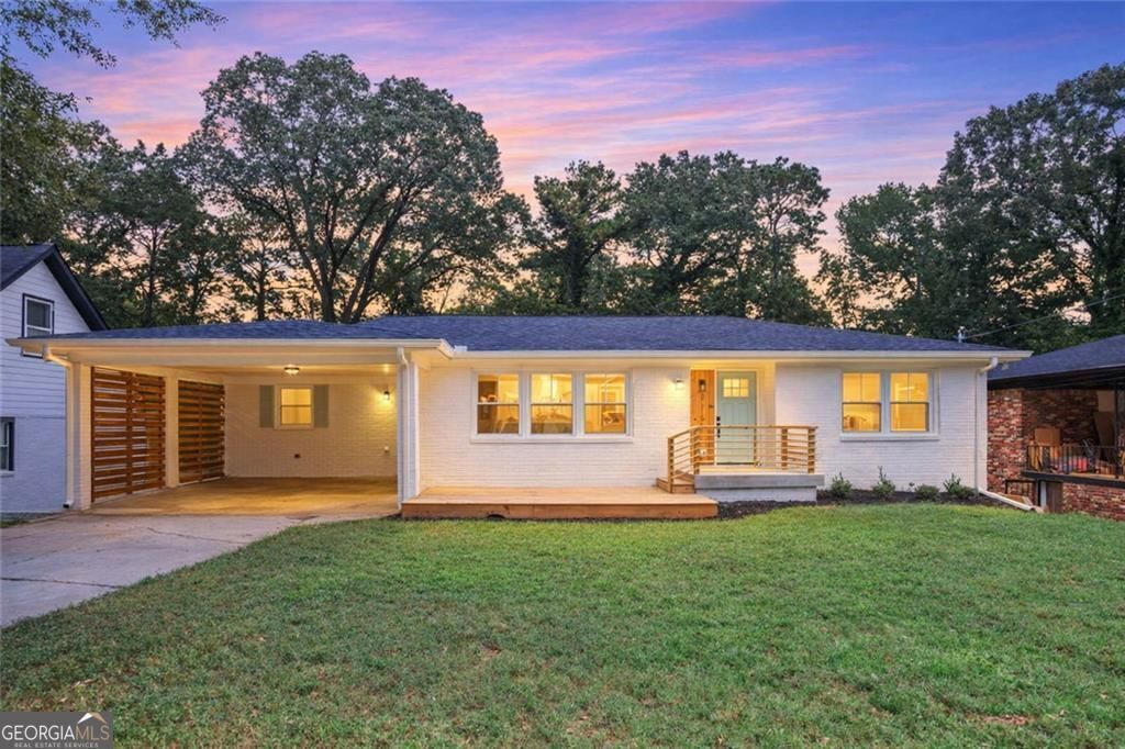 Property Photo:  2152 Edgemore Drive  GA 30316 