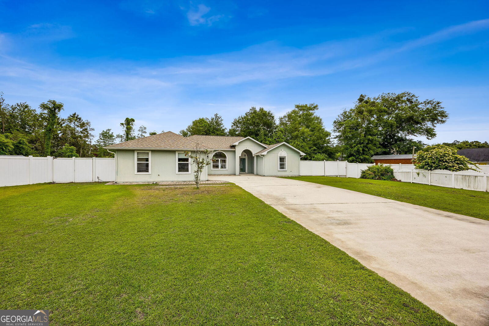 Property Photo:  106 Lake Manor Court  GA 31548 