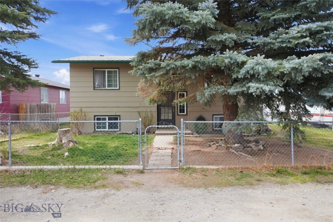 Property Photo:  1901 Lafayette  MT 59701 