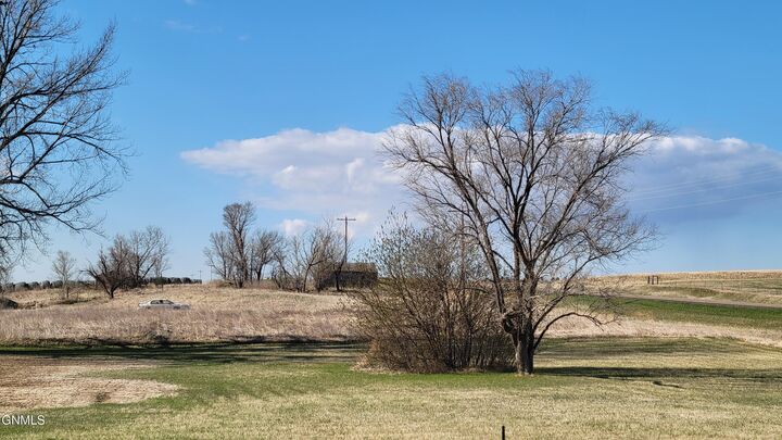 Property Photo:  6150 State Highway 1806  ND 58554 