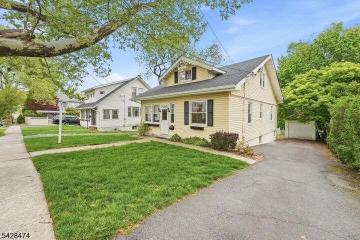 Property Photo:  144 Crestwood Ave  NJ 07110 