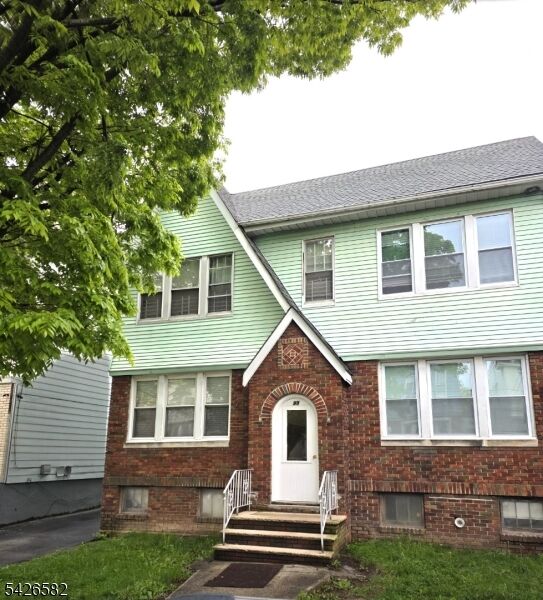 Property Photo:  99 N 15th St 2R  NJ 07003 