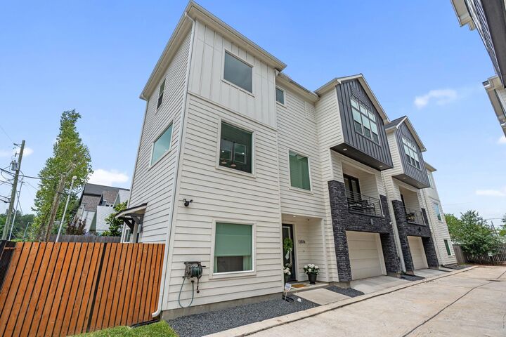 Property Photo:  1207 E 24th Street A  TX 77009 