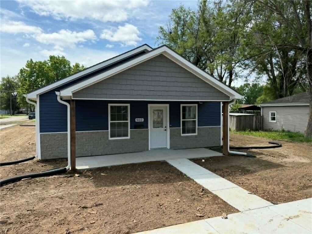 Property Photo:  902 Morgan Street  MO 64504 