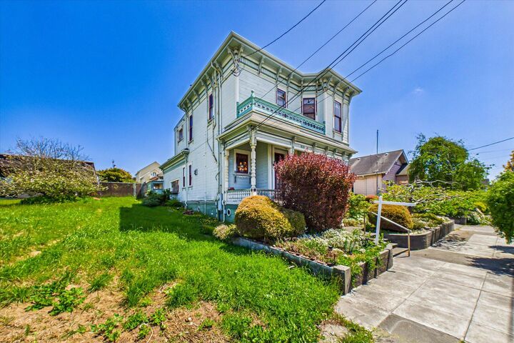 Property Photo:  821 D Street  CA 95501 