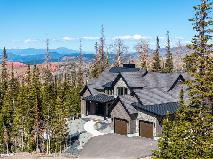Property Photo:  423 W Bluebell Ct  UT 84719 