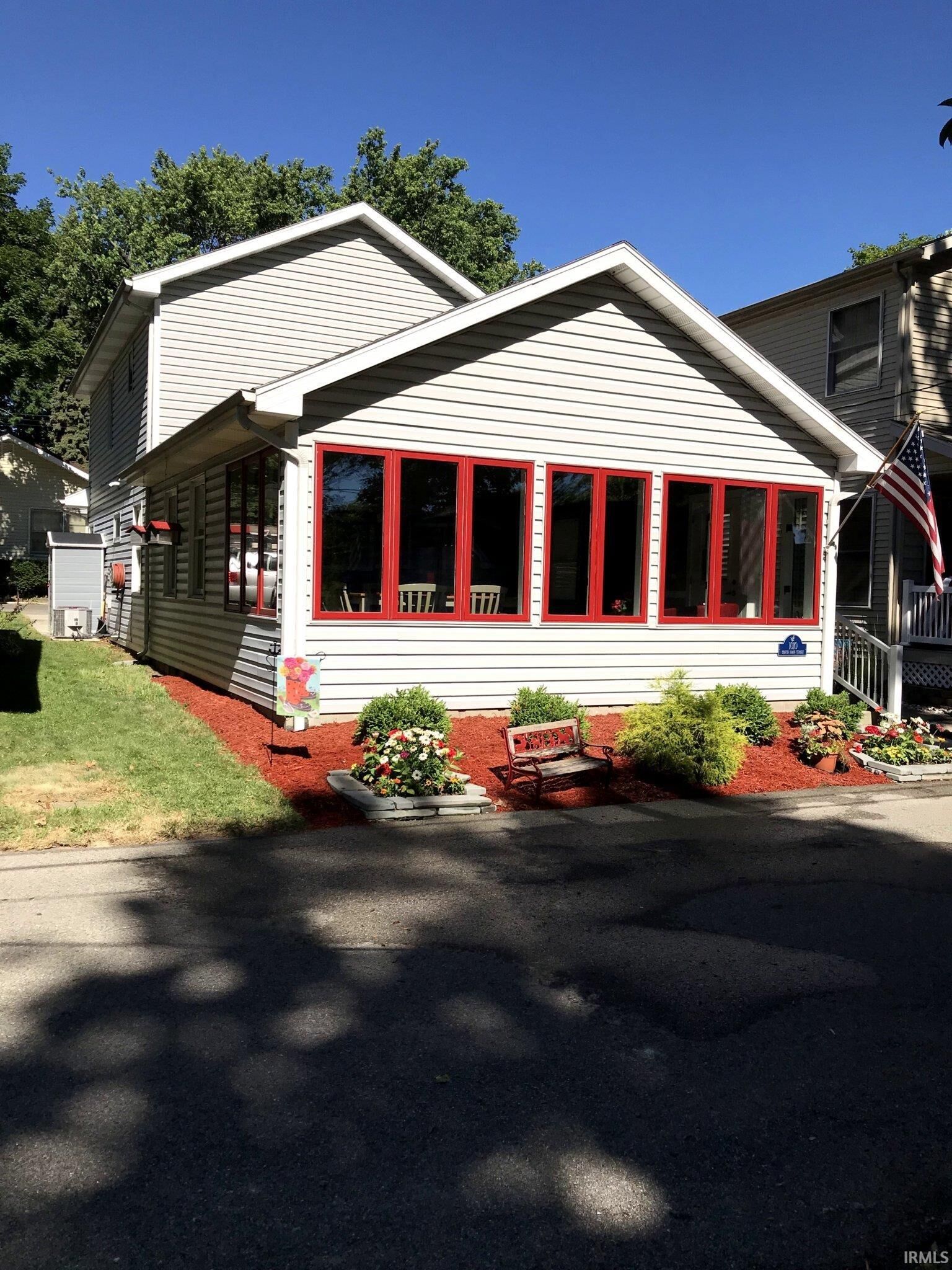 Property Photo:  1010 S Haug St Oakwood Park  IN 46567 
