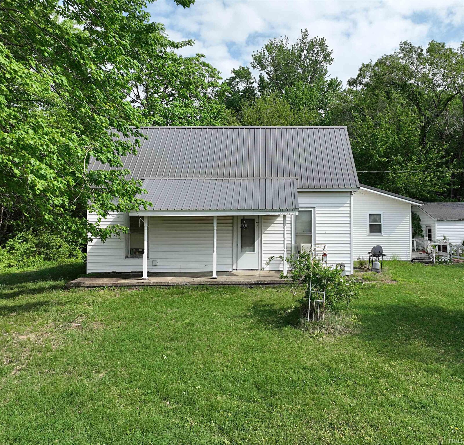 Property Photo:  1106 Wykoff Lane  IN 47501 
