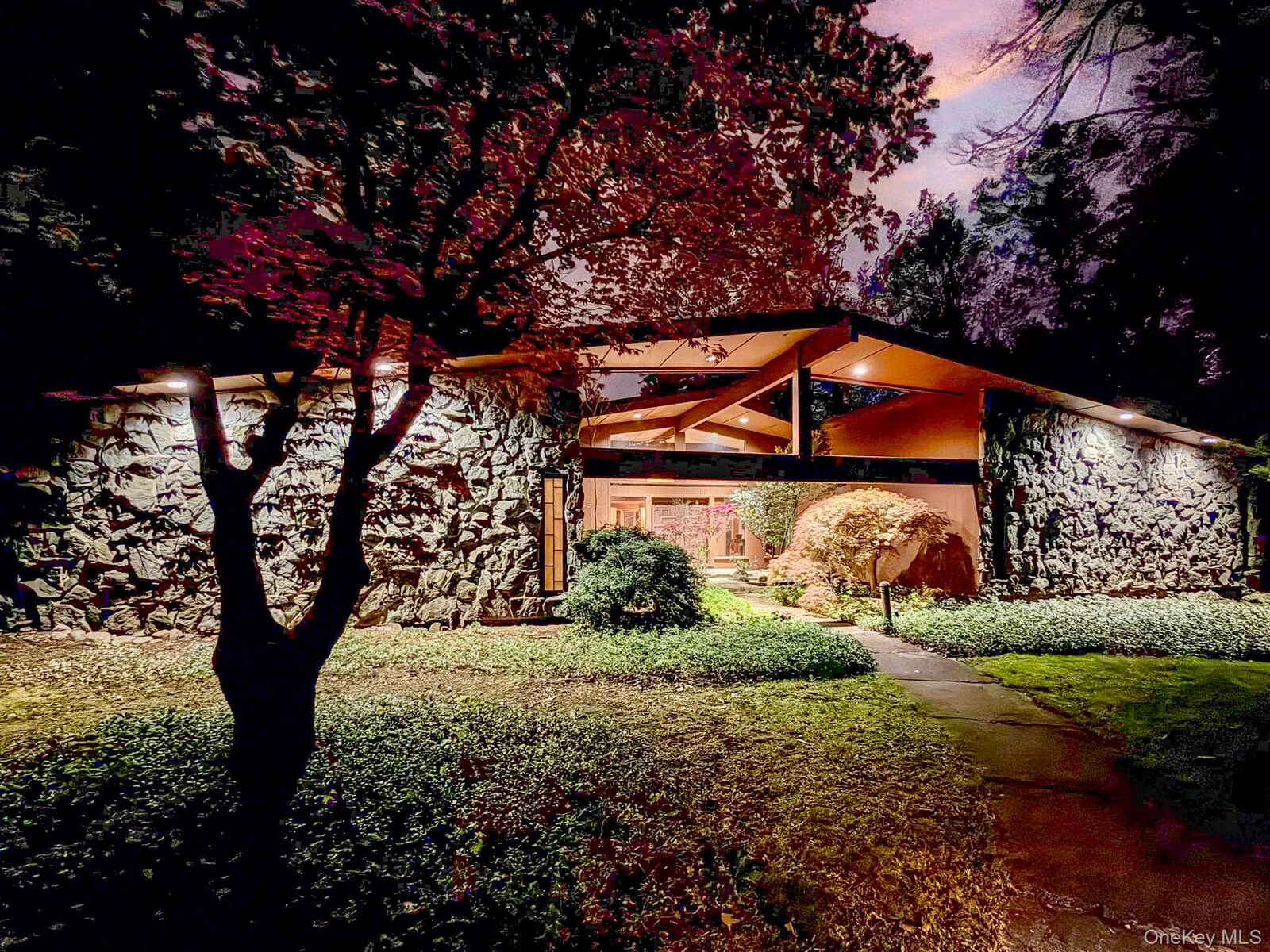 Property Photo:  1 Druid Court  NY 10901 