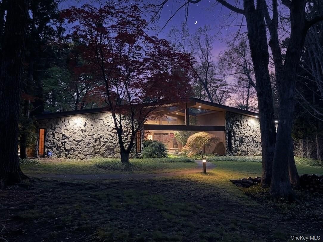 Property Photo:  1 Druid Court  NY 10901 