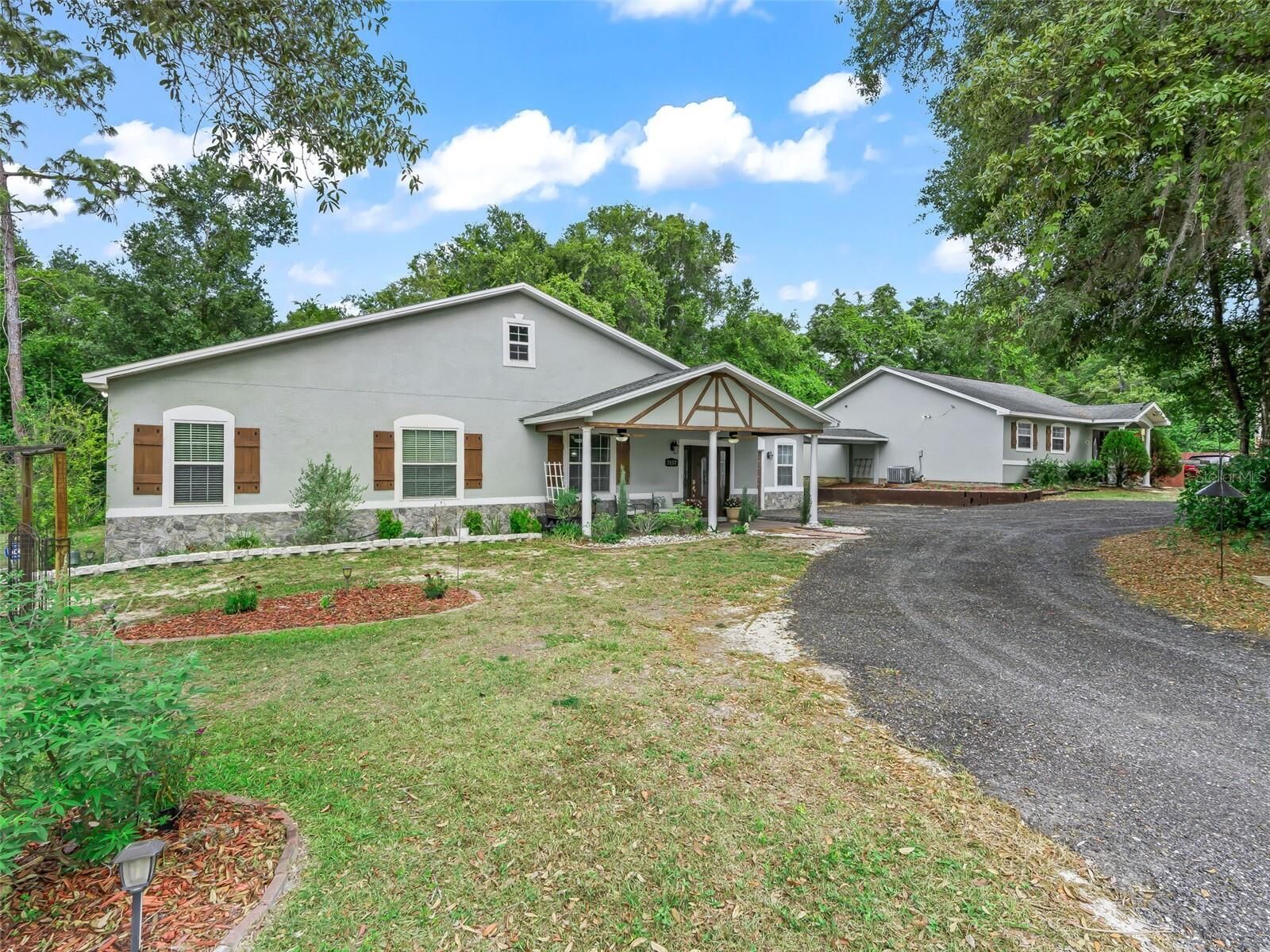 Property Photo: 7157 Knoxville Dr FL 33597