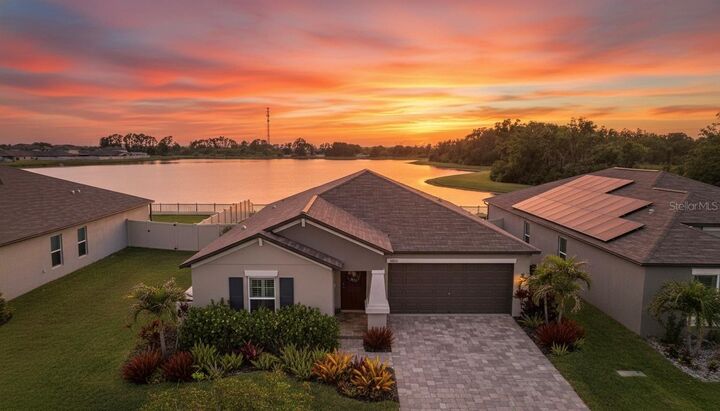 Property Photo:  15430 Miller Creek Drive  FL 33573 