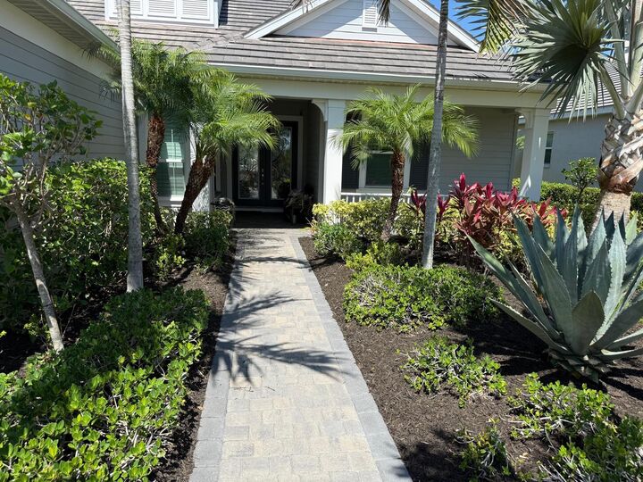 Property Photo:  548 Regatta Way  FL 34208 