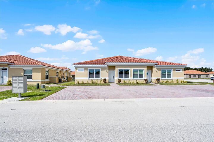 Property Photo:  1826 Coriander Drive  FL 34759 
