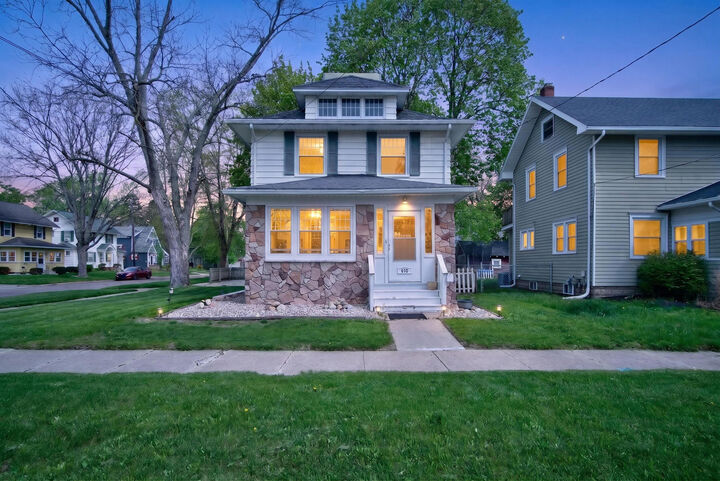 Property Photo:  810 Union Street  MI 49203 