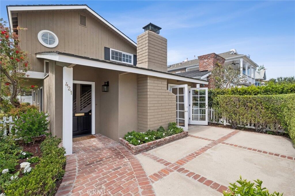 Property Photo:  421 Fernleaf Avenue  CA 92625 