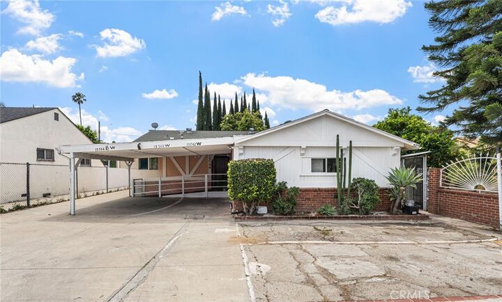 Property Photo:  15744 Saticoy Street  CA 91406 