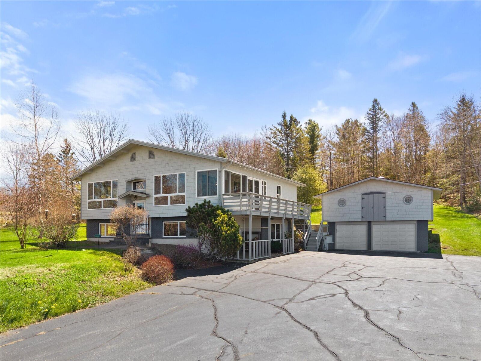Property Photo:  10 Sunset Drive  ME 04429 