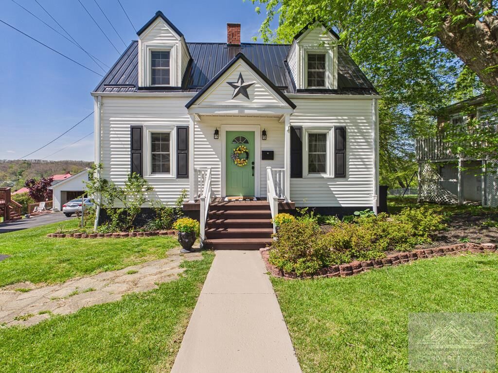 Property Photo:  878 Shenandoah  WV 24701 