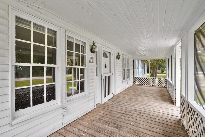 Property Photo: 1106 NW Oak GA 31331