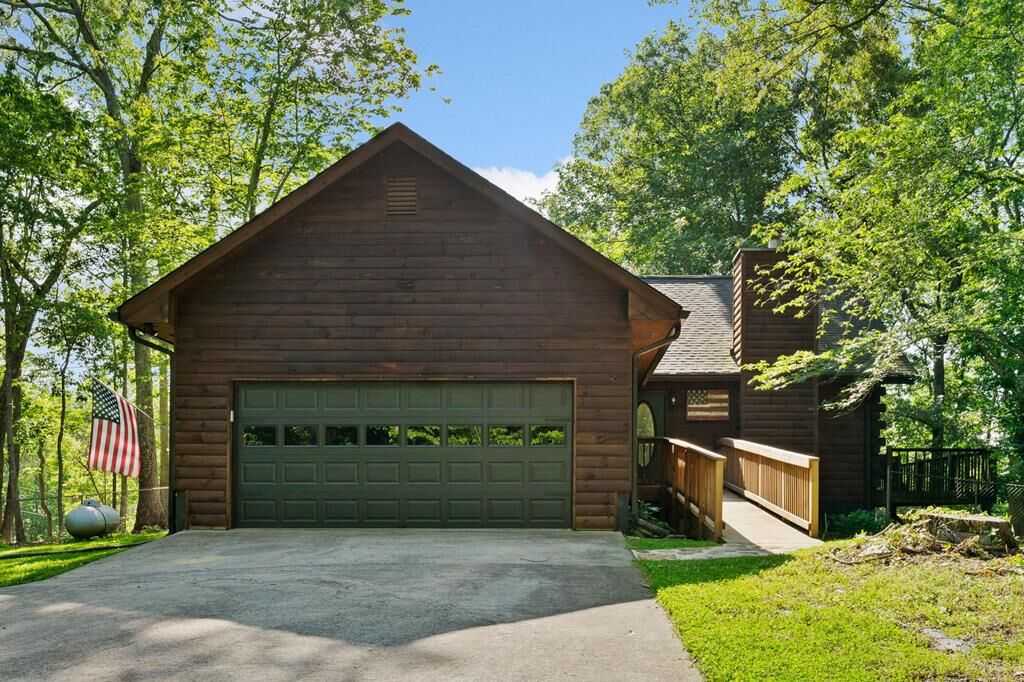 Property Photo: 155 W Rock Creek Drive GA 30143