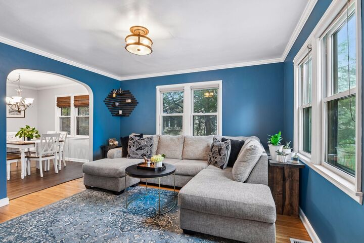 Property Photo:  4721 Lakeview Avenue N  MN 55429 