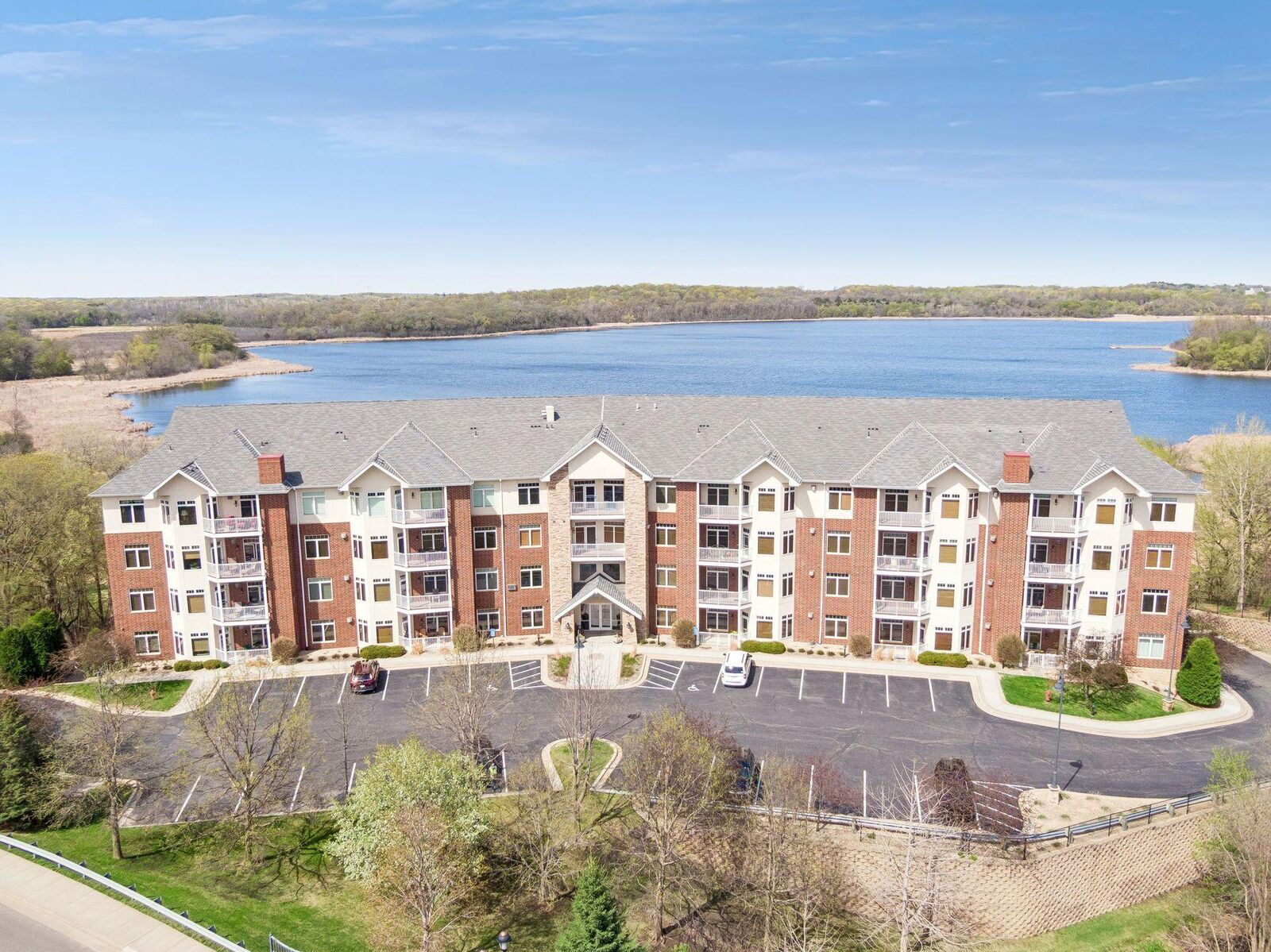 Property Photo:  1776 Stieger Lake Lane 100  MN 55386 