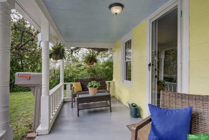 Property Photo:  9424 N 30 Street  NE 68112 