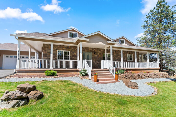 Property Photo:  6783 Rogue River Drive  OR 97539 