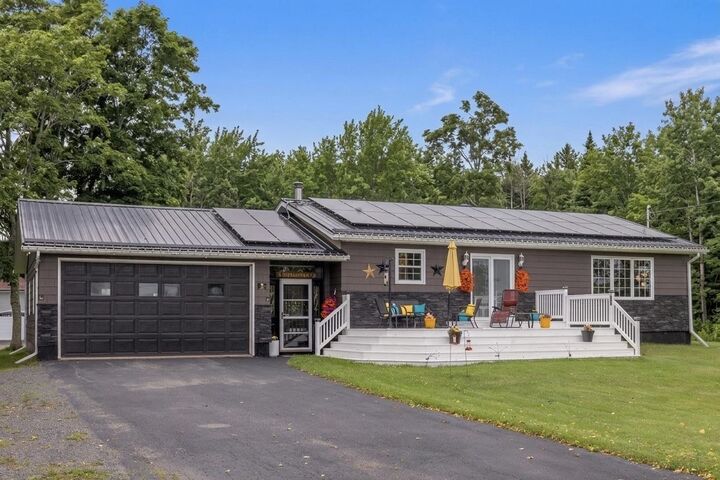 Property Photo: 76 Pleasant Street PE C0A 1G0