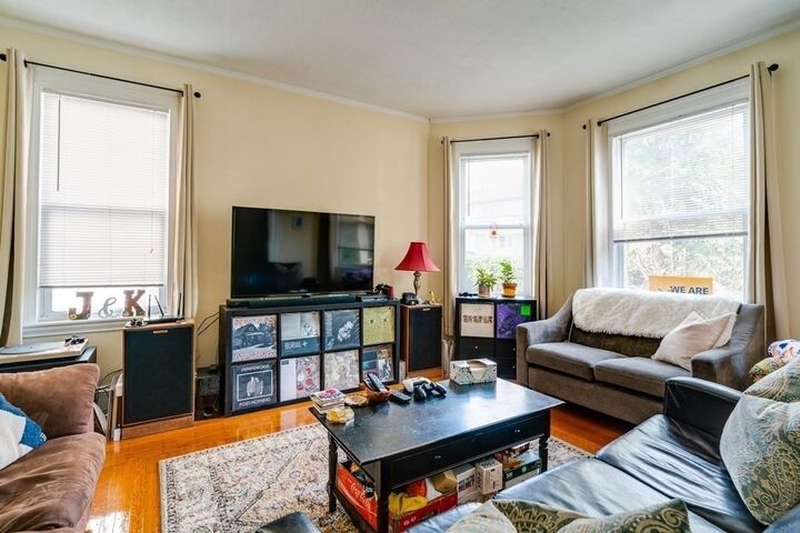Property Photo:  36 Hewlett St 1  MA 02131 