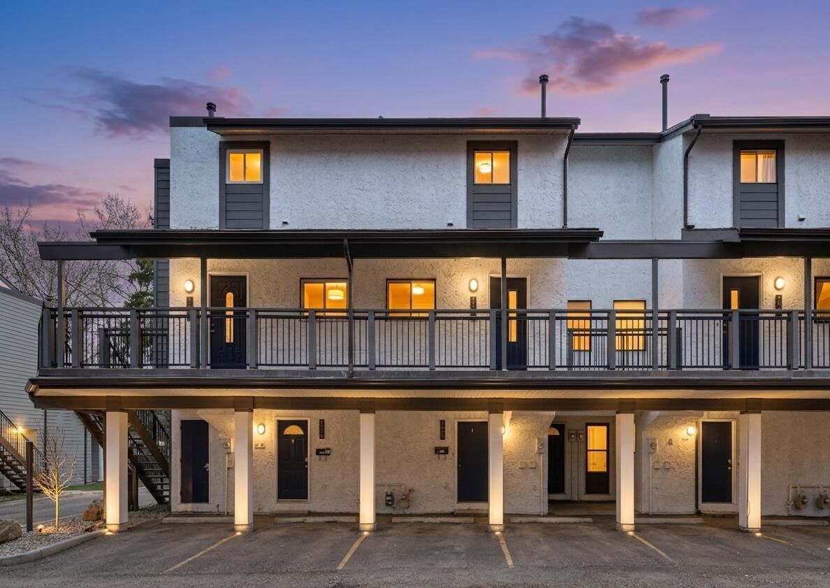 Property Photo:  2520 Palliser Drive SW 1808  AB T2V 4S9 