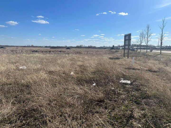 Property Photo: 8623 102 Avenue AB T8X 0B5