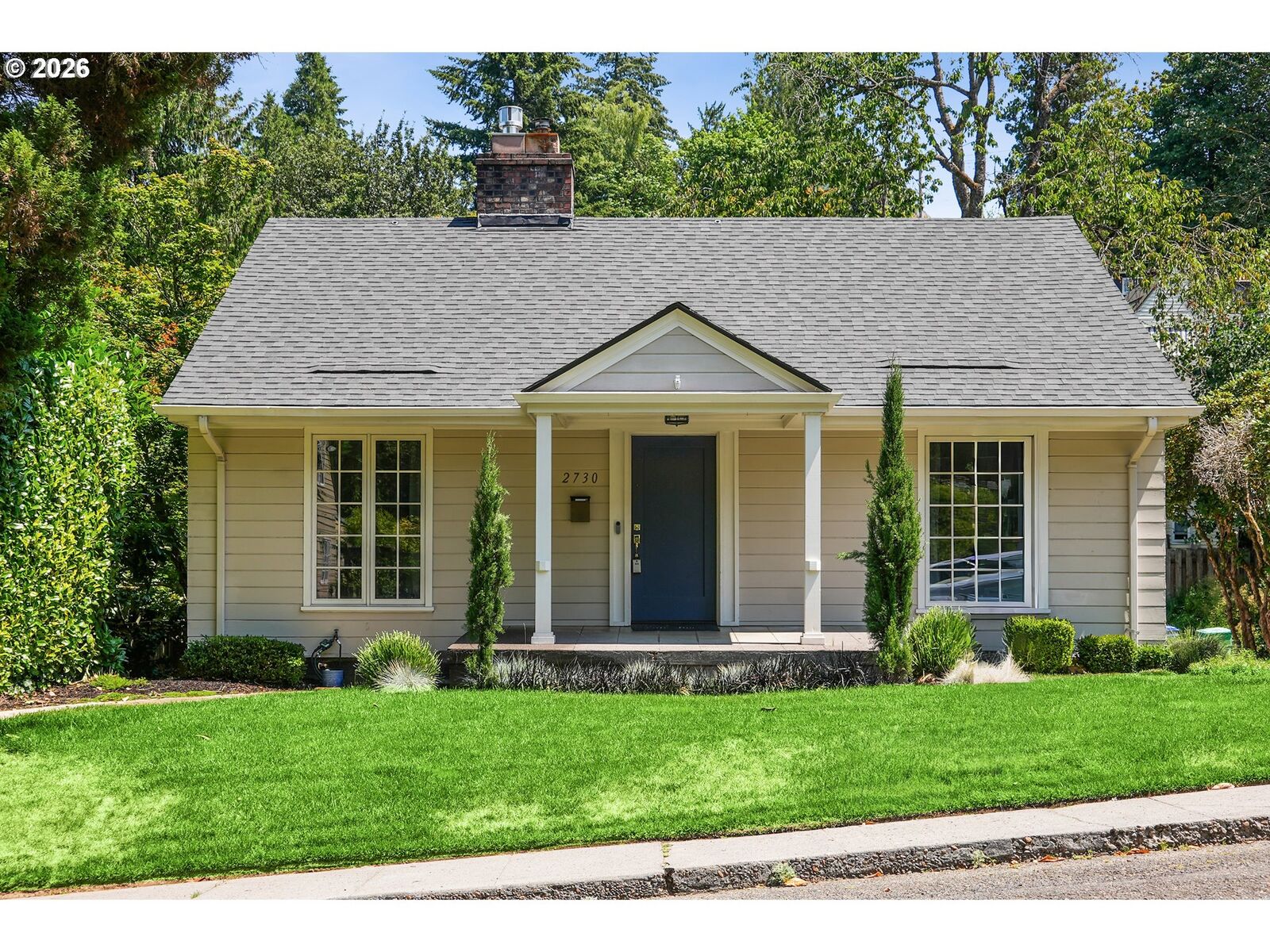 Property Photo: 2730 SW Old Orchard Rd OR 97201