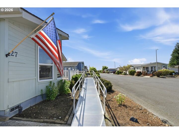 Property Photo:  16500 SE 1st St 27  WA 98684 