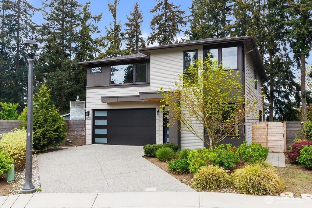 Property Photo:  15021  73rd Court NE  WA 98028 