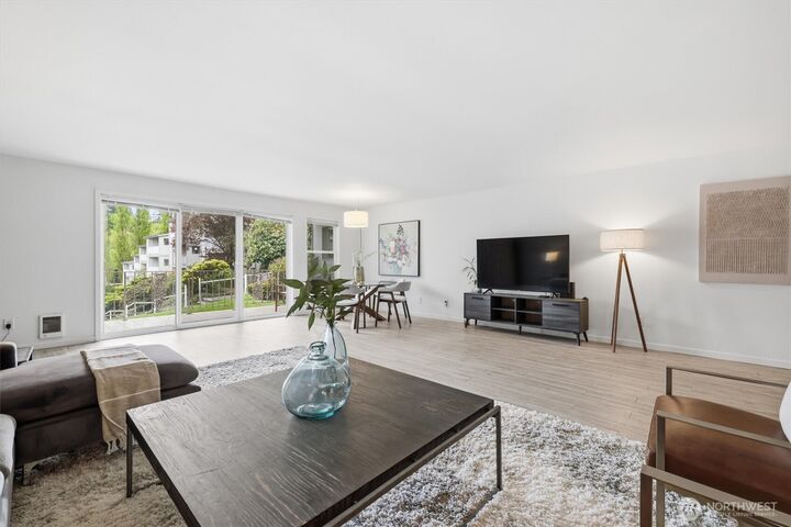 Property Photo:  13259  15th Avenue NE B7  WA 98125 