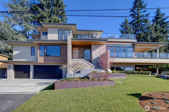 Property Photo:  3036  67th Avenue SE  WA 98040 
