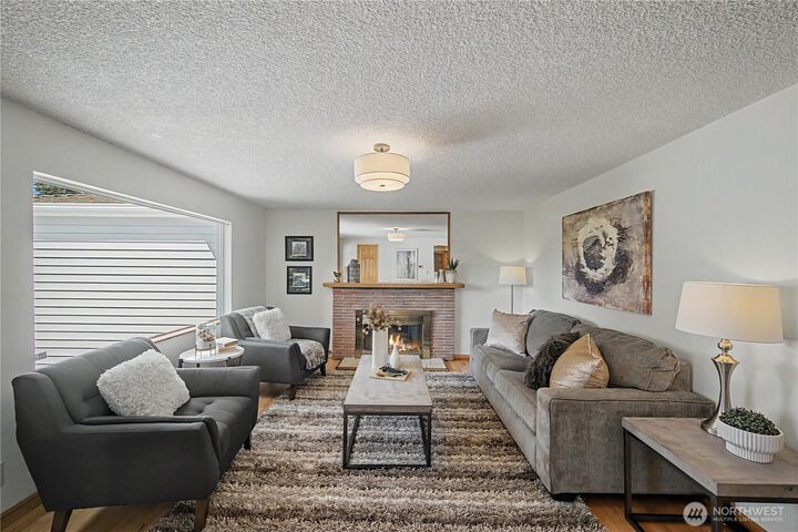 Property Photo:  2142 N 192nd Street  WA 98133 