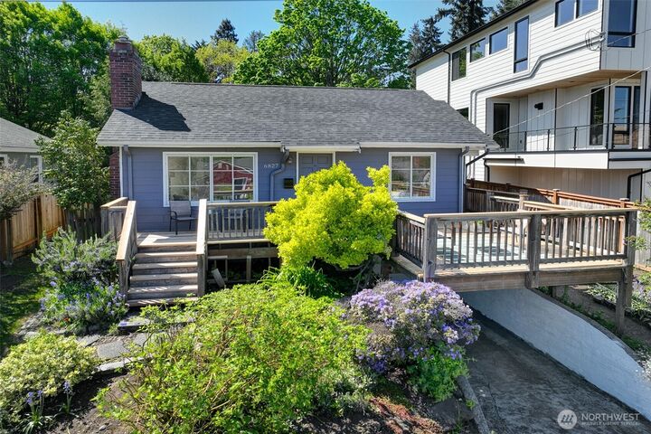 Property Photo:  6827  36th Avenue NE  WA 98115 