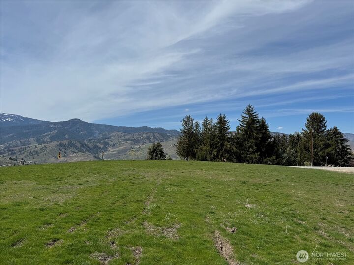 Property Photo:  2  Wenatchee Heights Road  WA 98801 