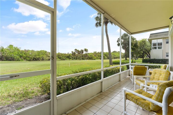 Property Photo: 19 Vista Gardens Trail 106 FL 32962