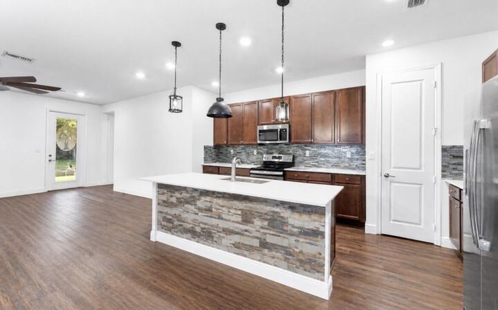 Property Photo: 4025 Marina Way FL 33064