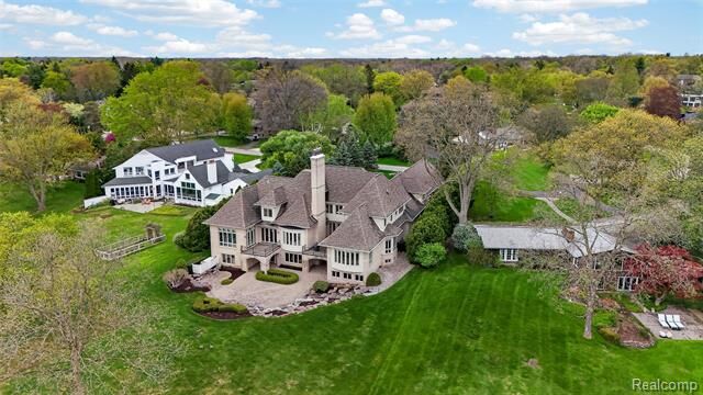 Property Photo:  6265 Dakota Circle  MI 48301 