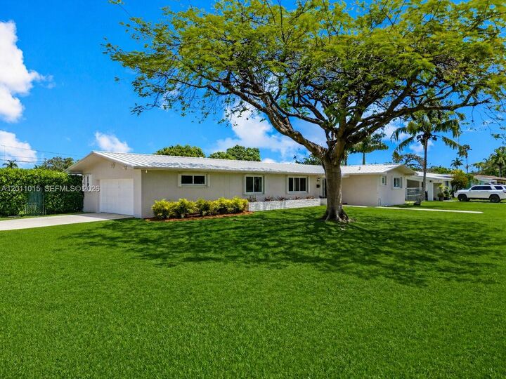 Property Photo:  81 NW 18th St  FL 33030 