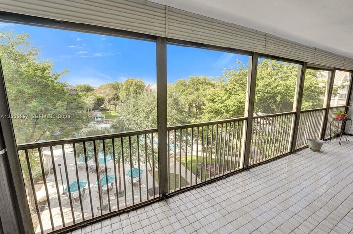 Property Photo:  2806 N 46th Ave D637  FL 33021 
