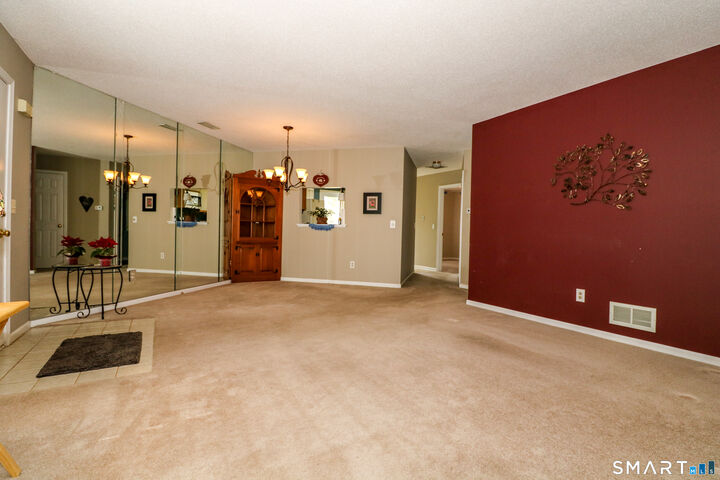 Property Photo:  1002 Briarwood Court 1002  CT 06067 